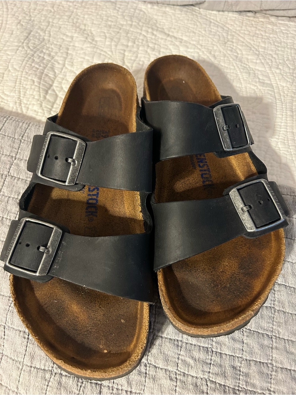 Classic Birkenstock sandals with black leather. - Picture 6 of 8